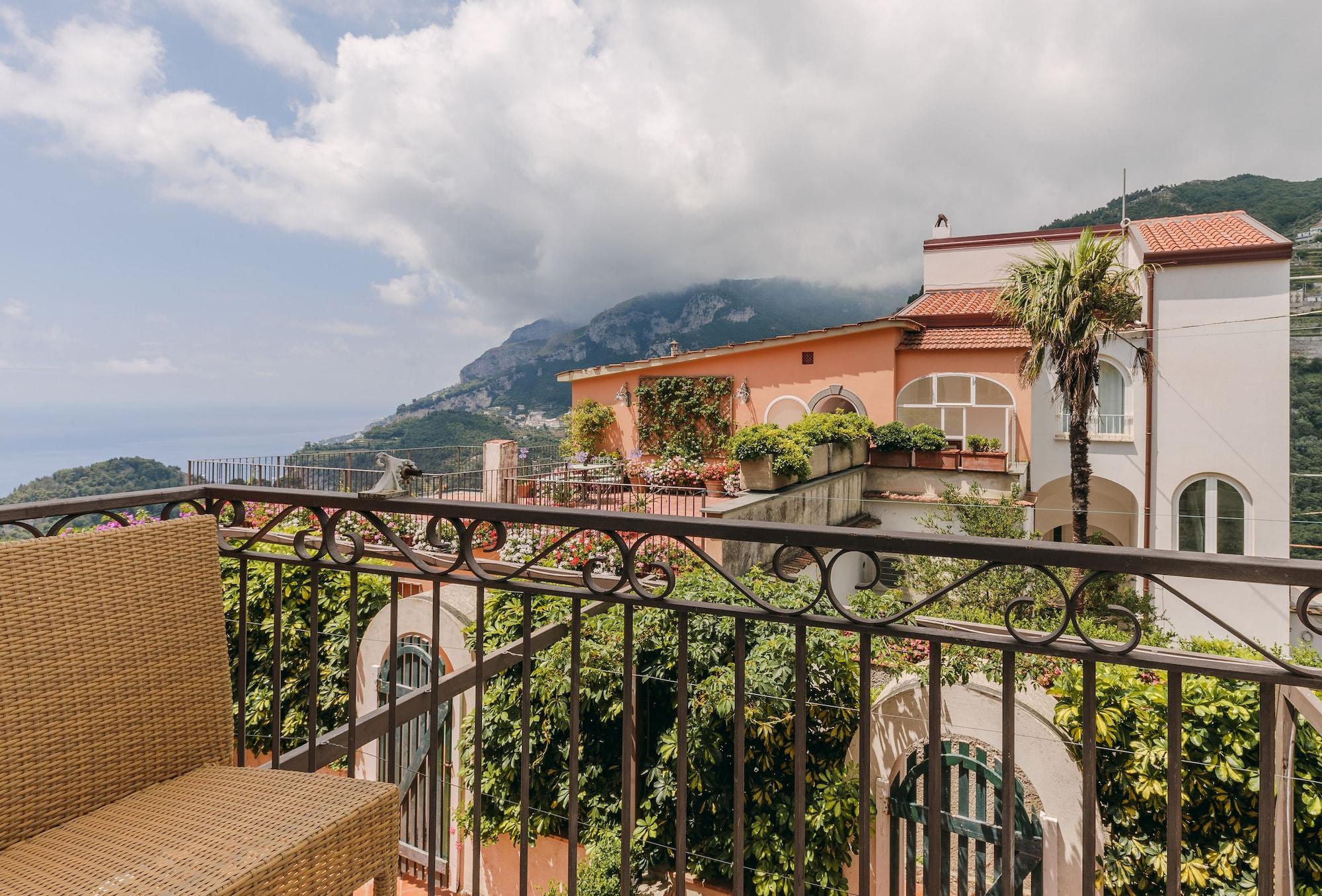 Hotel Villa Maria Равело Екстериор снимка