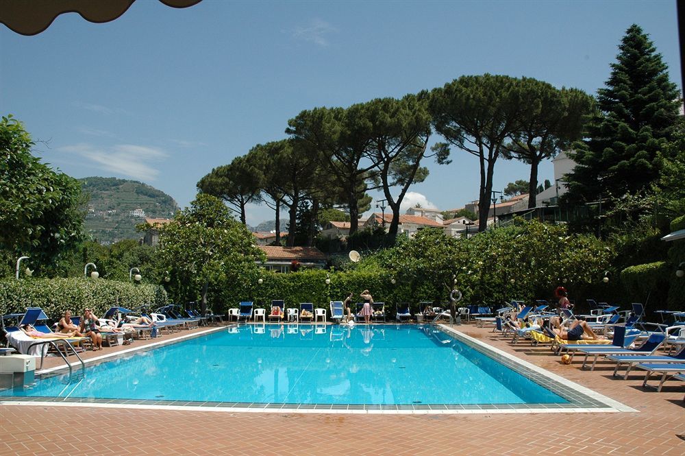 Hotel Villa Maria Равело Екстериор снимка