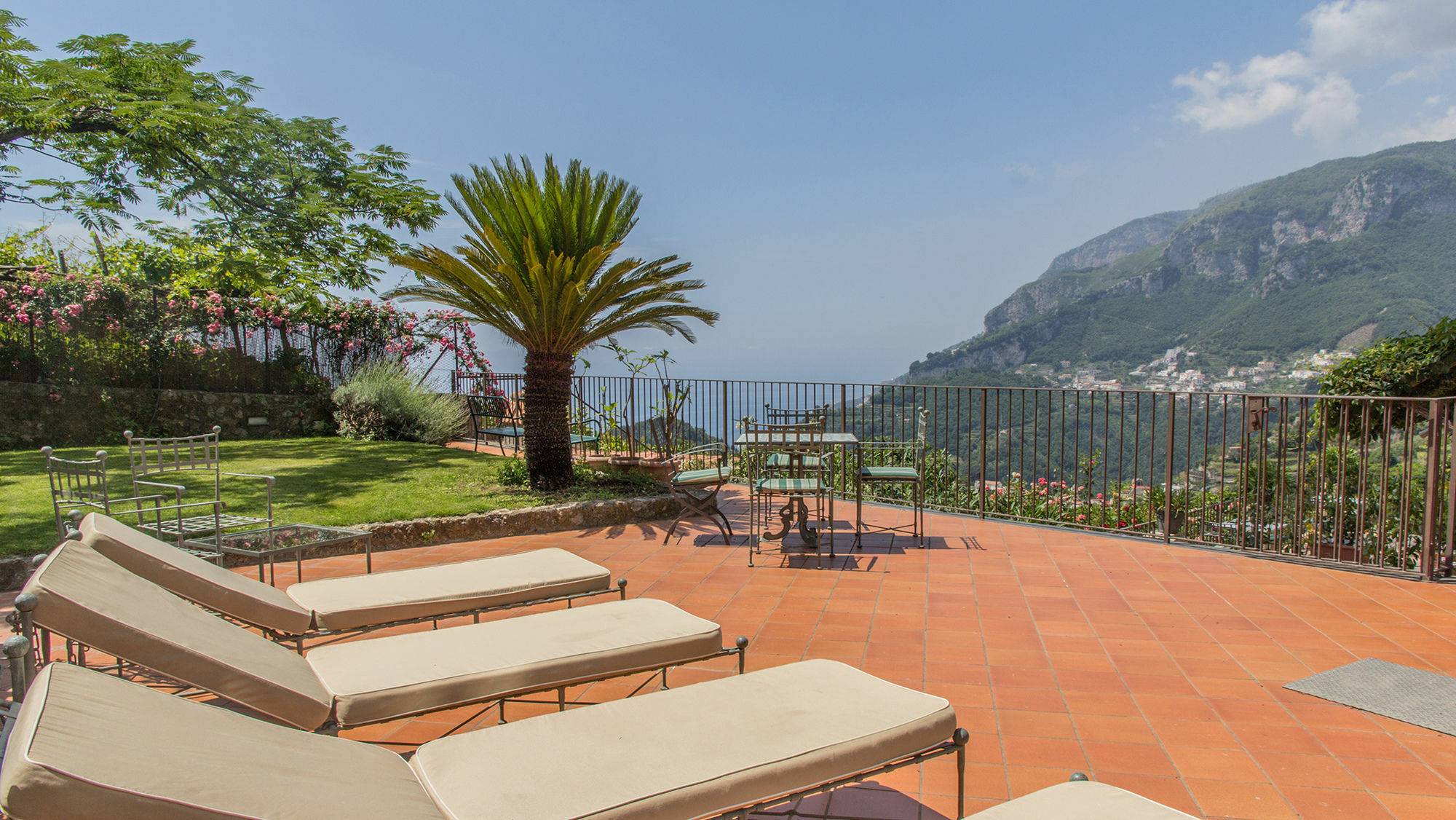 Hotel Villa Maria Равело Екстериор снимка