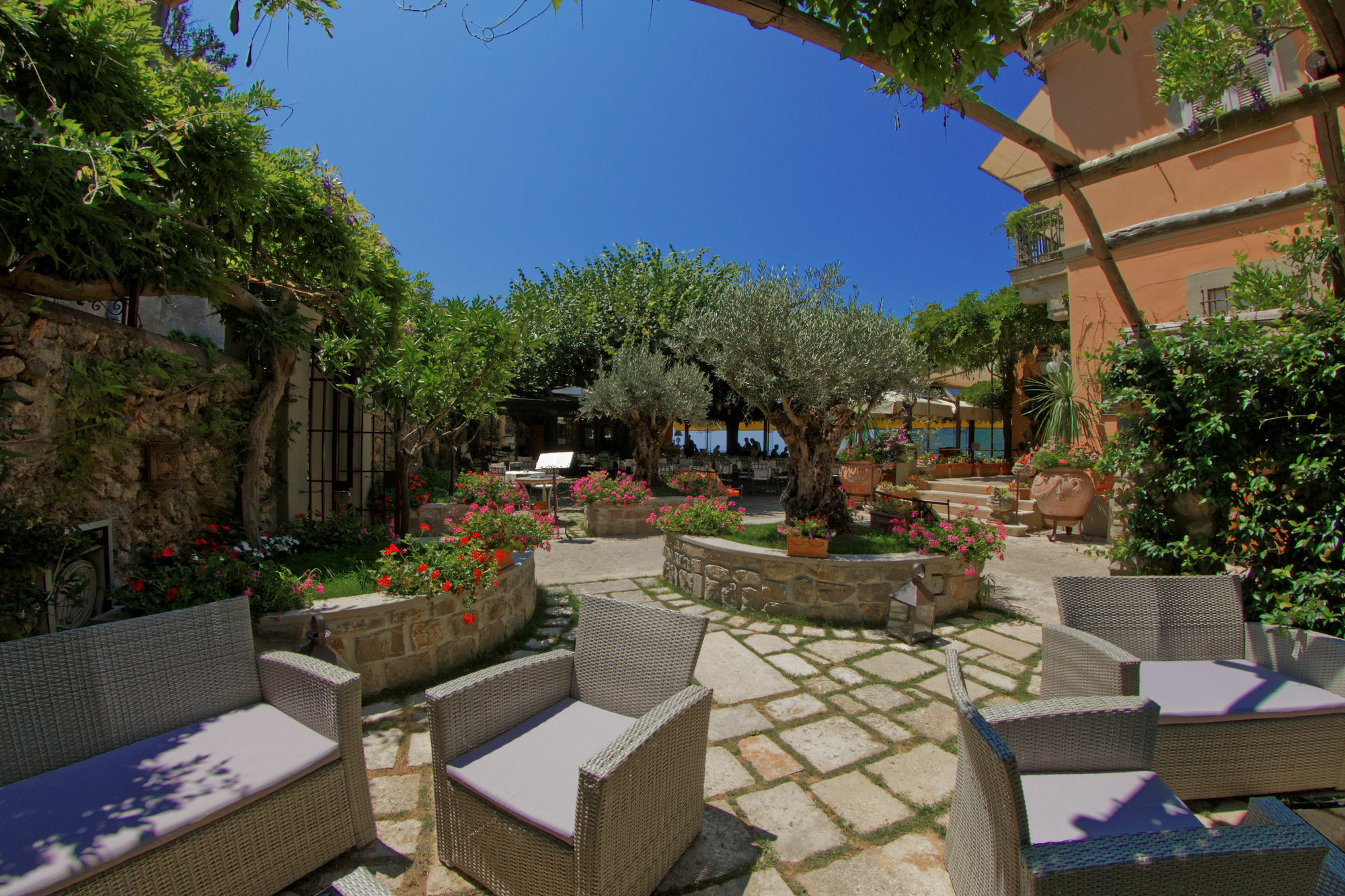Hotel Villa Maria Равело Екстериор снимка